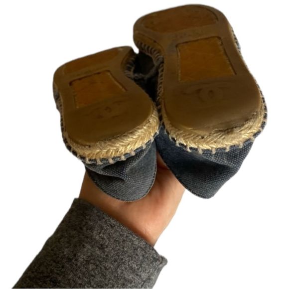 CHANEL Blue Denim CC Espadrilles 5.5 - Picture 5 of 10
